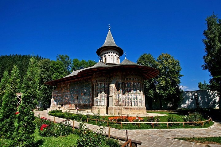 Explore Romania with Rolandia